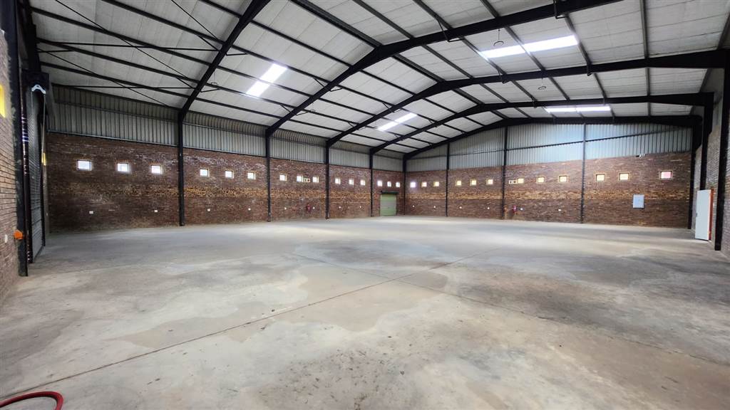 580  m² Industrial space in Booysens photo number 17
