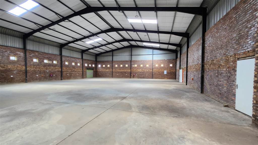580  m² Industrial space in Booysens photo number 18