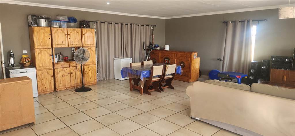2 Bed House in Bloemfontein Farms photo number 9