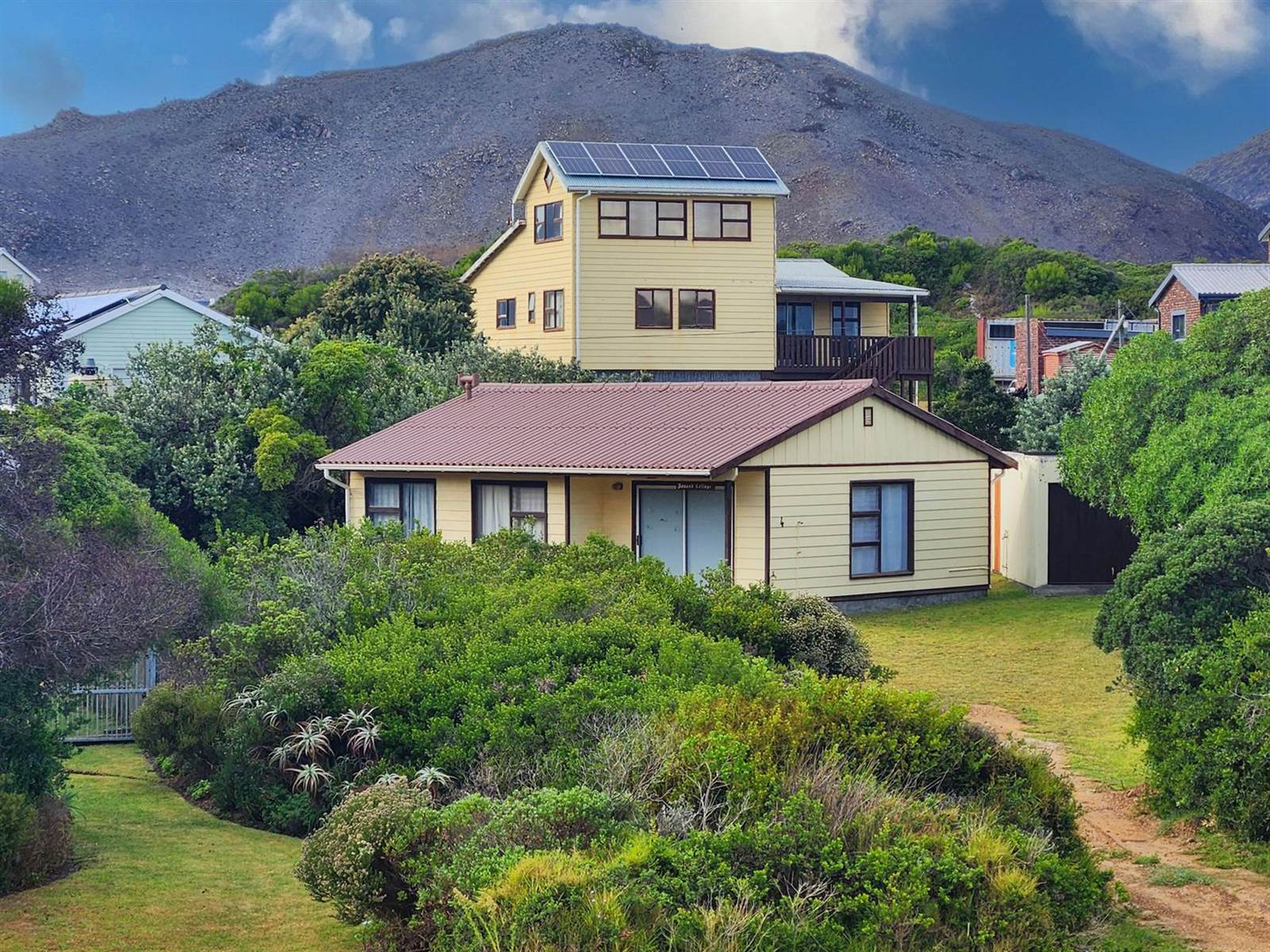 3 Bed House in Pringle Bay photo number 2