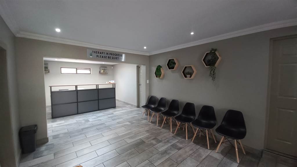25  m² Commercial space in Waterkloof Glen photo number 4