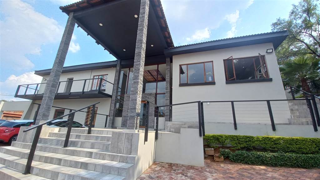 25  m² Commercial space in Waterkloof Glen photo number 1