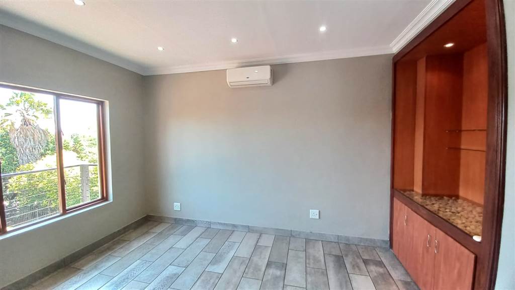 25  m² Commercial space in Waterkloof Glen photo number 13