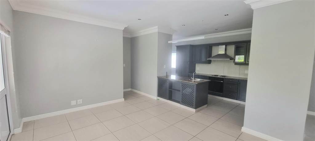 4 Bed Townhouse in Mt Edgecombe Estate 1 & 2 photo number 5