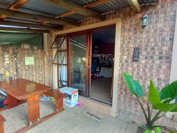 1 Bed Townhouse in Middelburg Central
