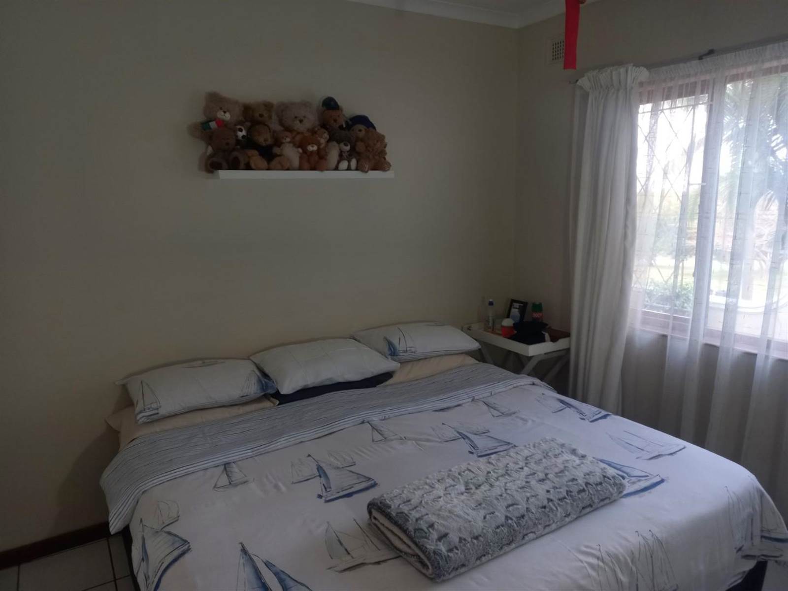 4 Bed House in Blythedale Beach photo number 9