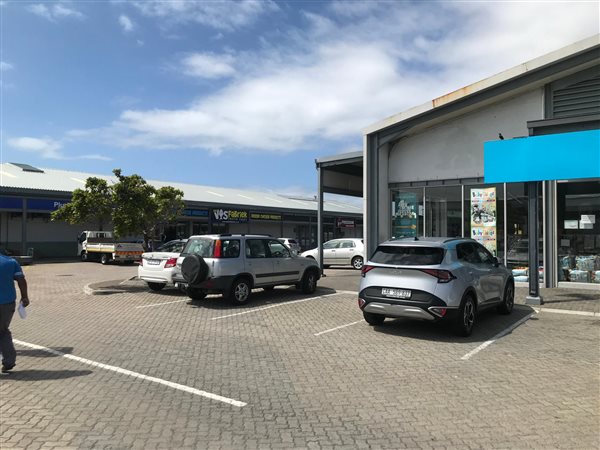 400  m² Retail Space