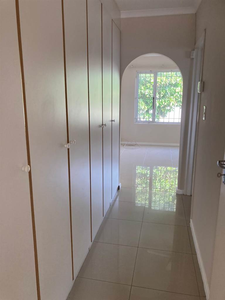 2 Bed Apartment in Bulwer photo number 9