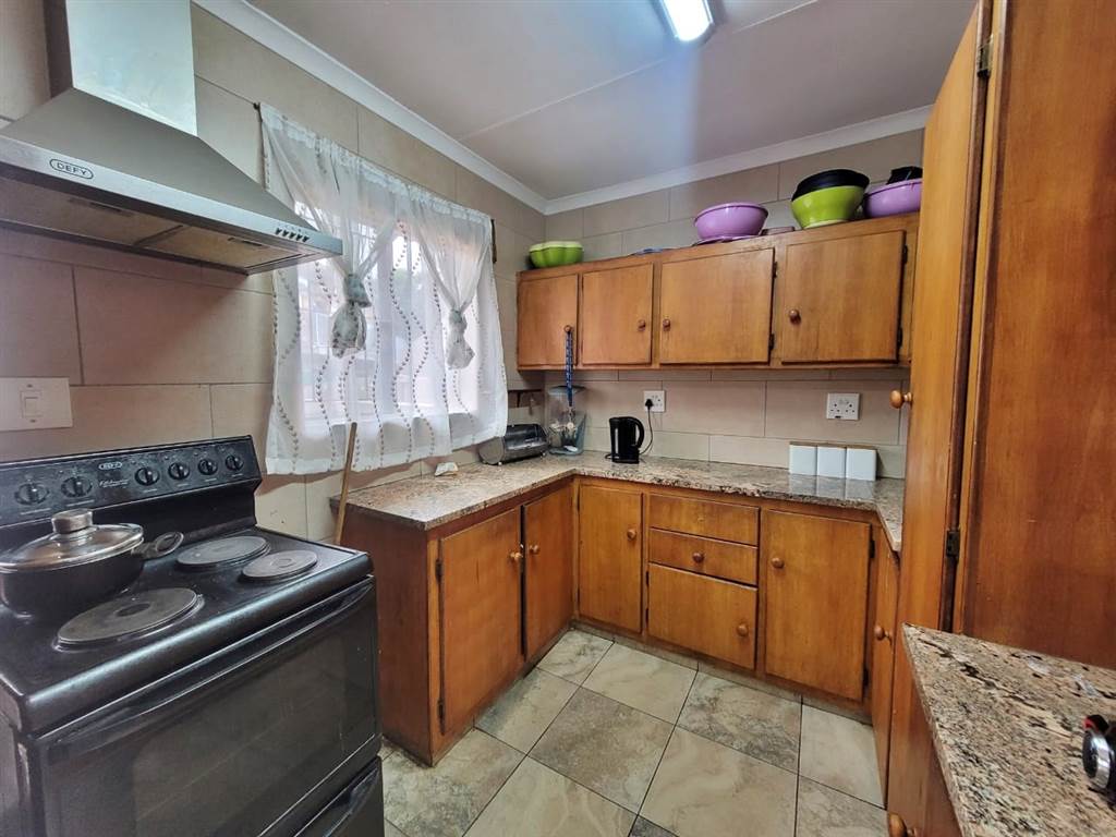 3 Bed Townhouse in Uitsig photo number 7