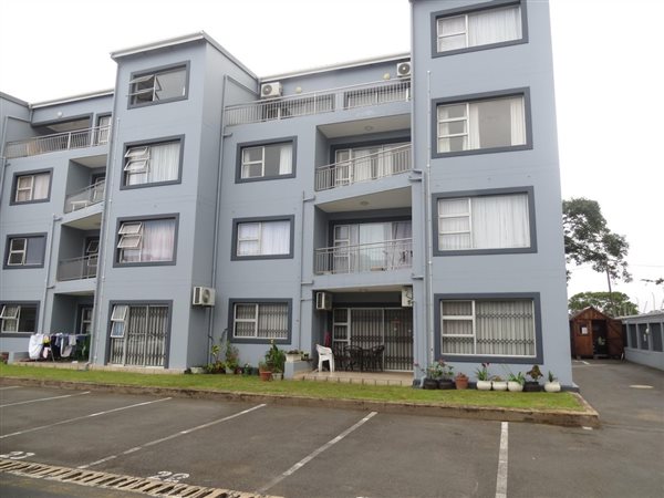 3 Bed Flat in Athlone Park