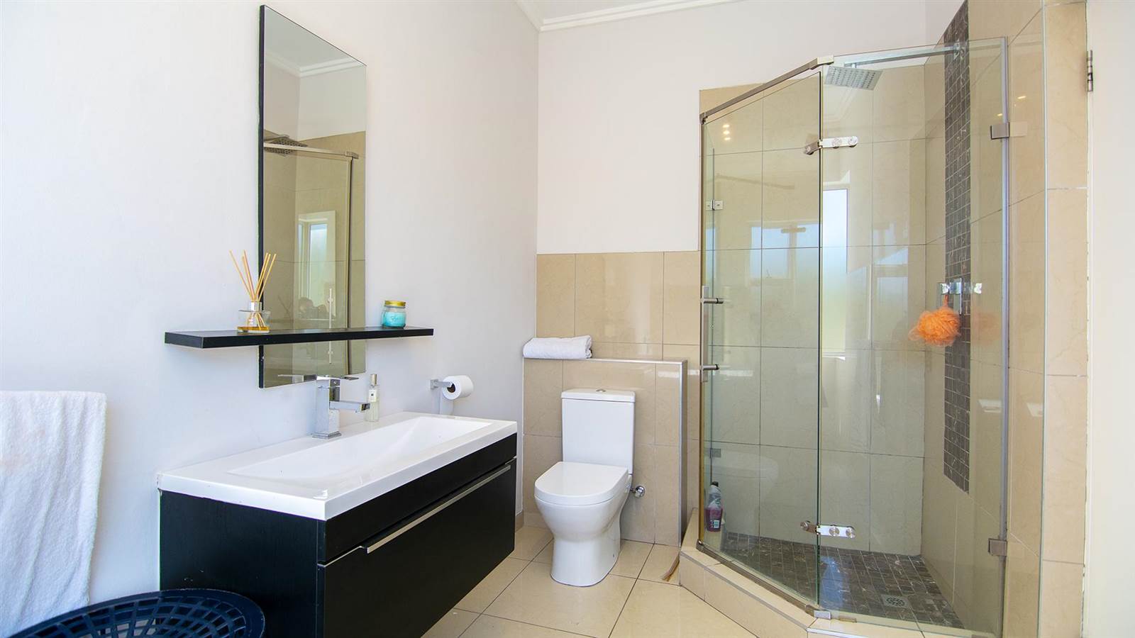 2 Bed Apartment in Bryanston photo number 19