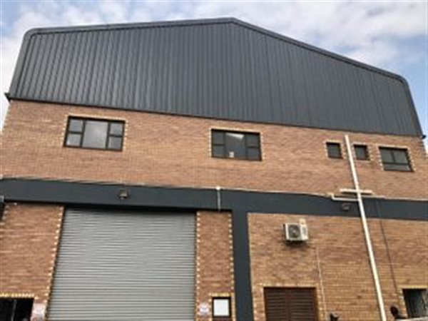 800  m² Industrial space in Riverview Park