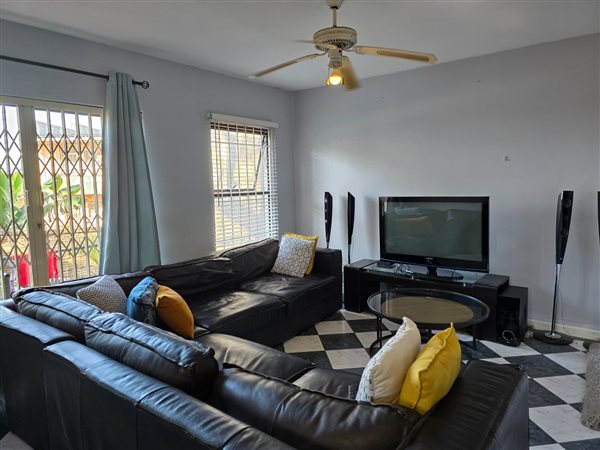 3 Bedroom Townhouse 3 Bedroom Townhouse