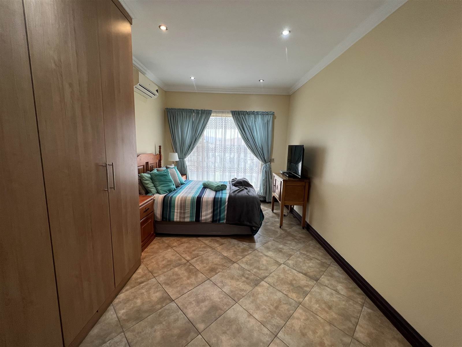 3 Bed House in Hartbeespoort Dam photo number 16