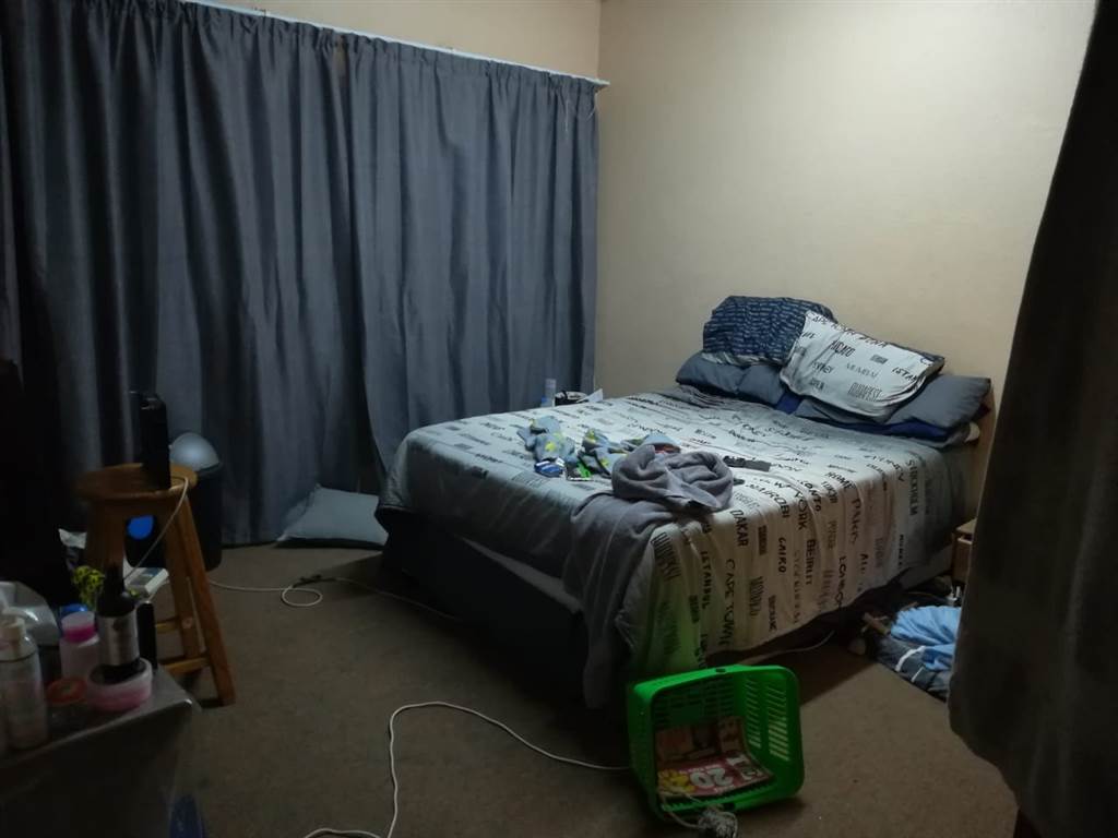 2 Bed Apartment in Krugersdorp West photo number 8