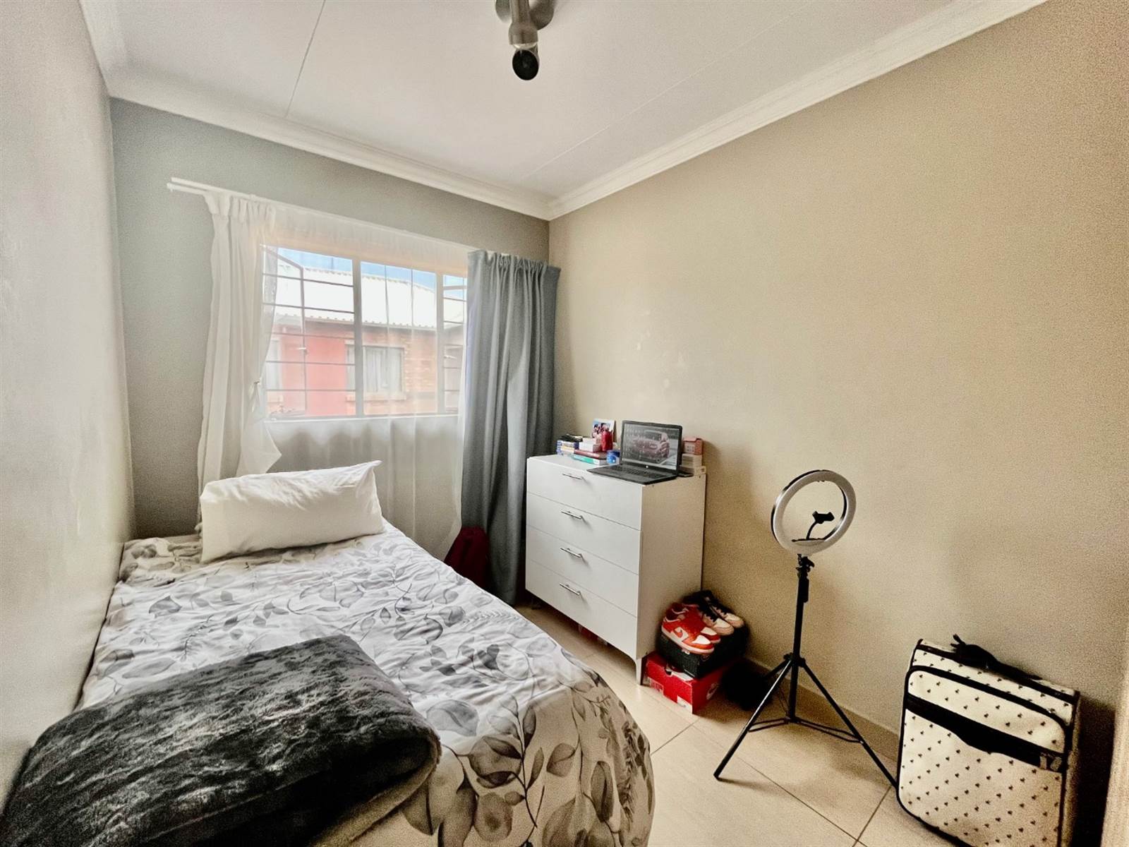 2 Bed Apartment in Pretoria West photo number 7