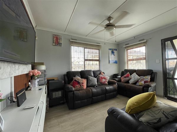 2 Bedroom House 2 Bedroom House