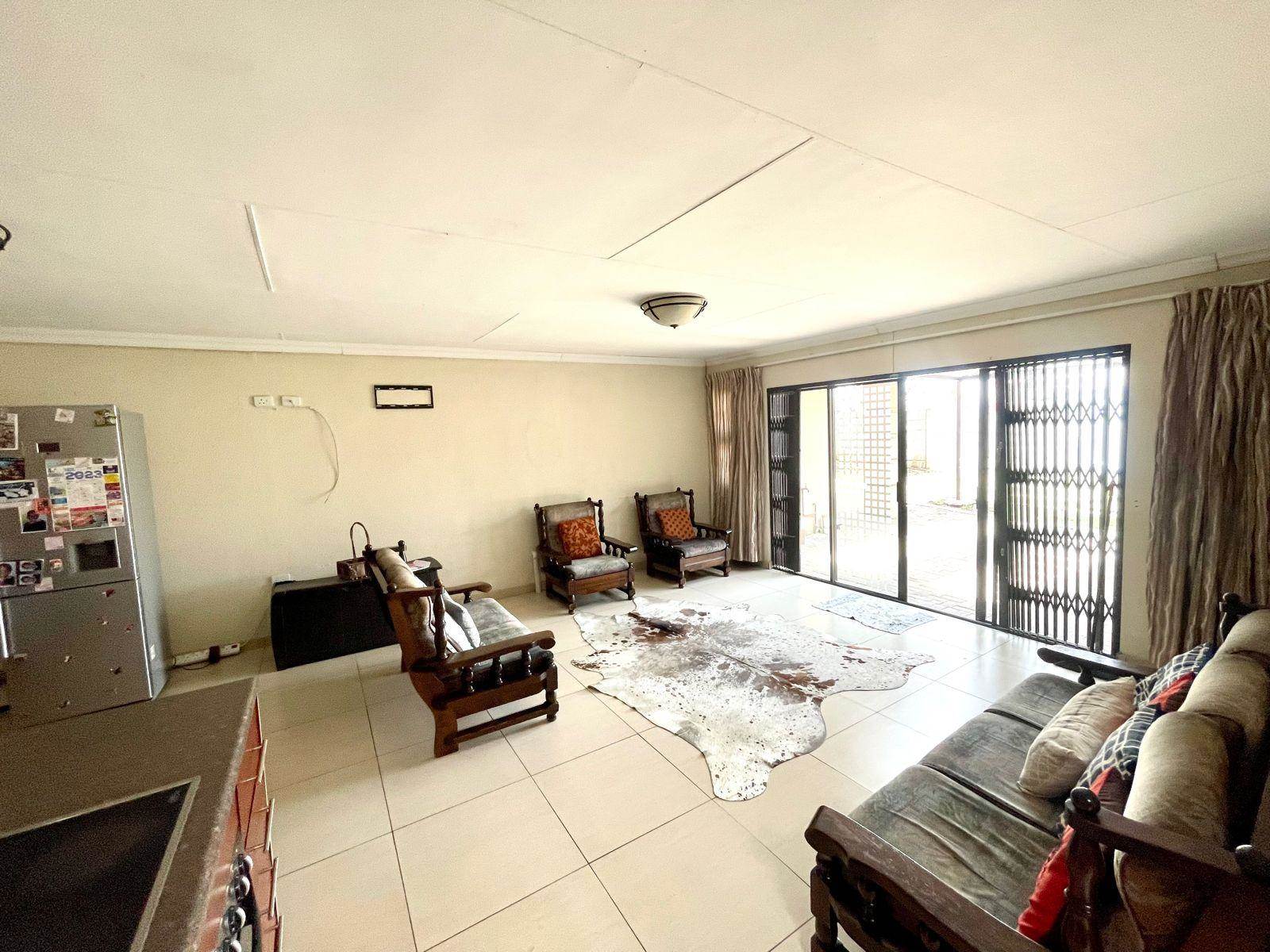 3 Bed House in Secunda photo number 14