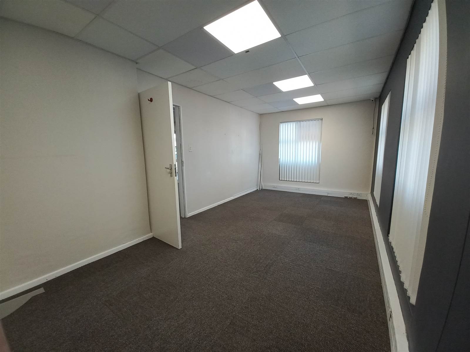 108  m² Commercial space in Milnerton photo number 5
