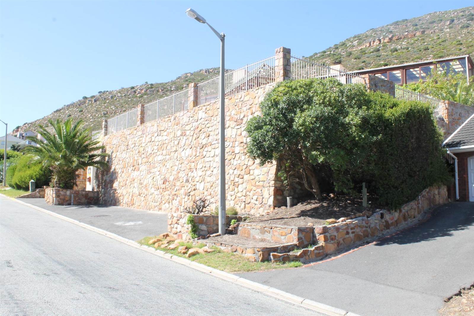 10 Bed House in Fish Hoek photo number 6