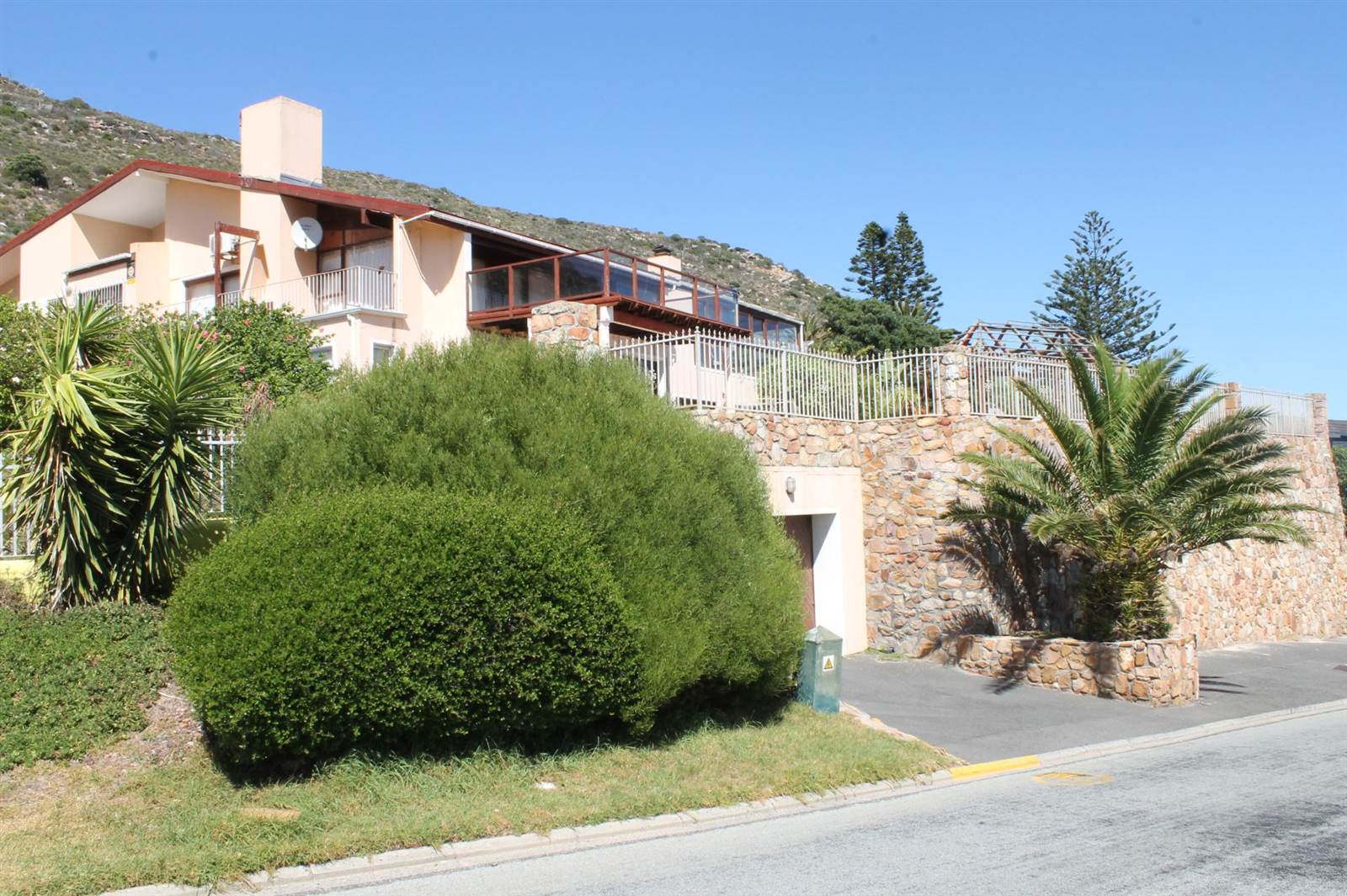 10 Bed House in Fish Hoek photo number 1