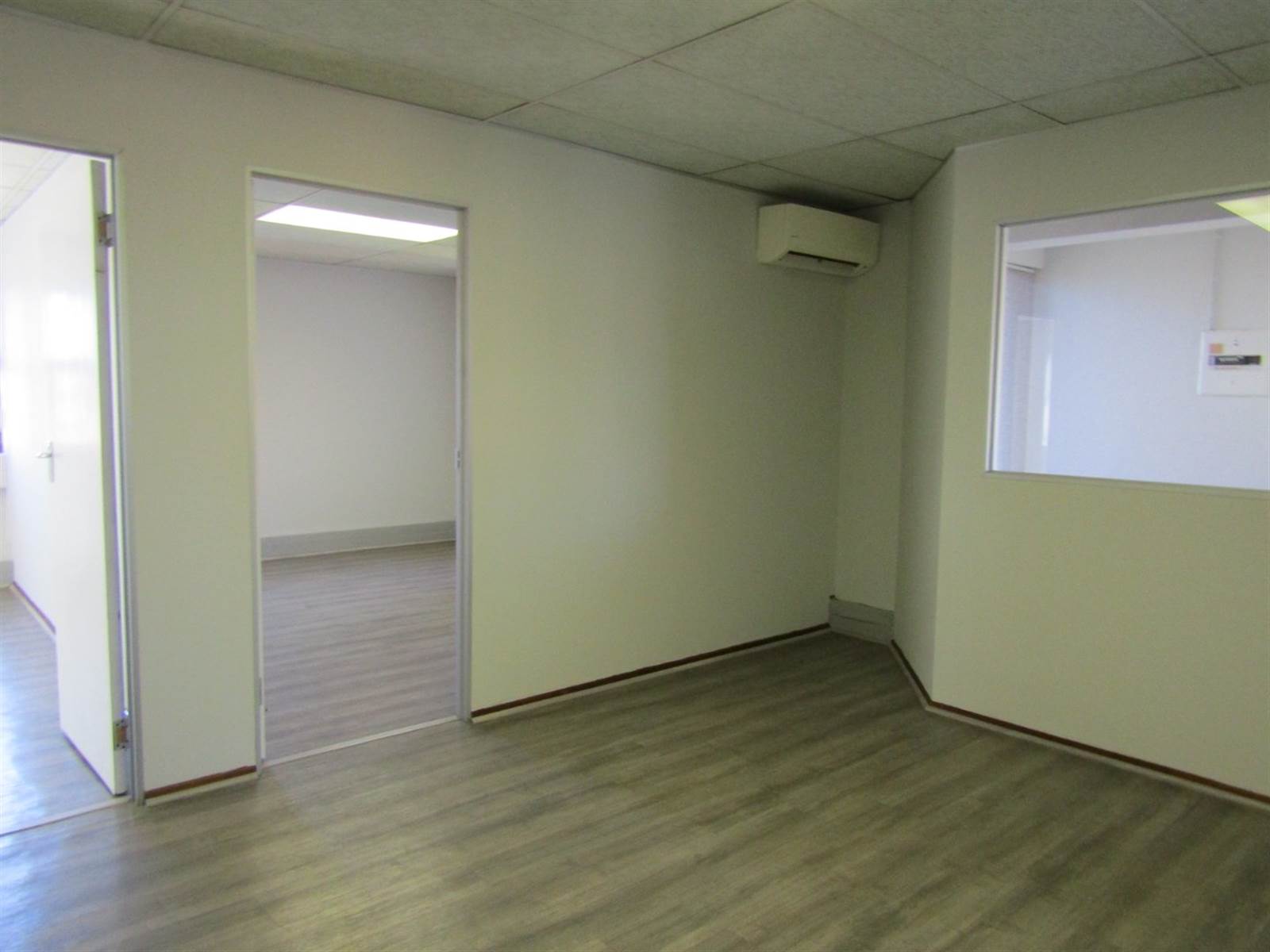 114  m² Office Space in Allens Nek photo number 3