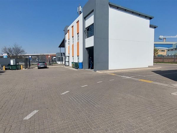 213  m² Commercial space in Spartan