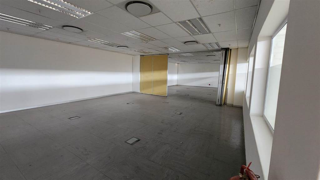 54000  m² Industrial space in Rosslyn photo number 19