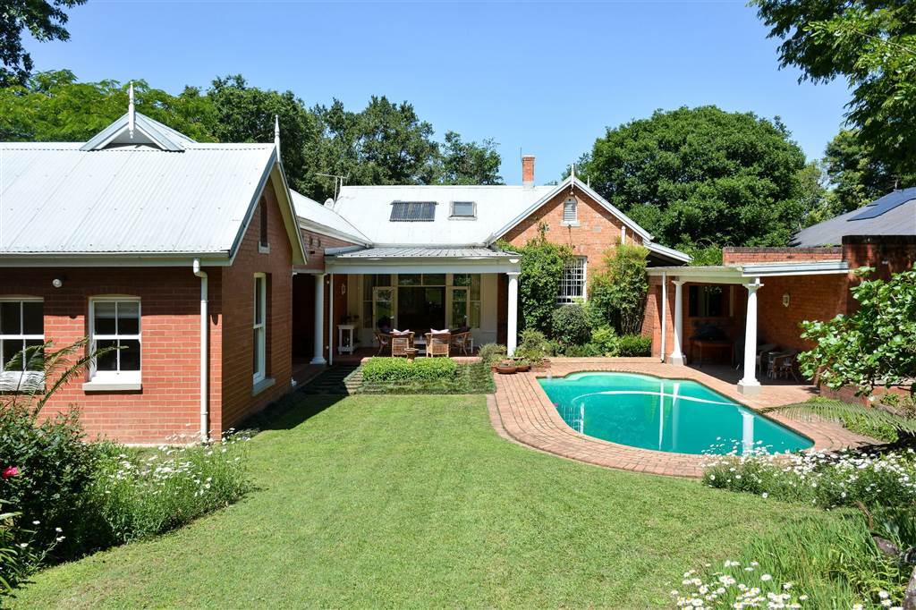4 Bedroom House 4 Bedroom House