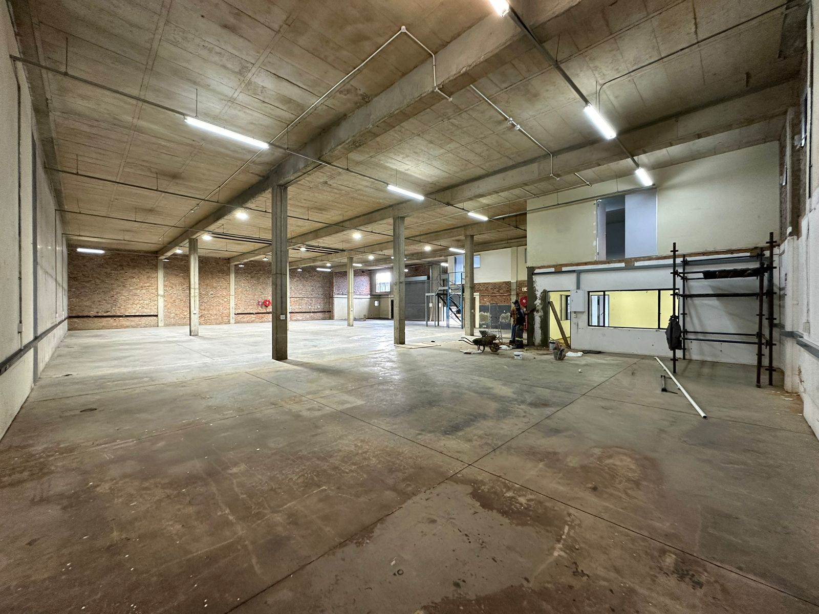 941  m² Industrial space in Laser Park photo number 11