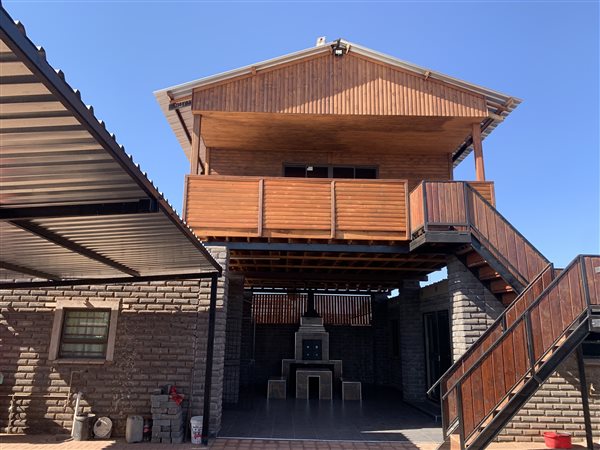 4 Bedroom Simplex 4 Bedroom Simplex