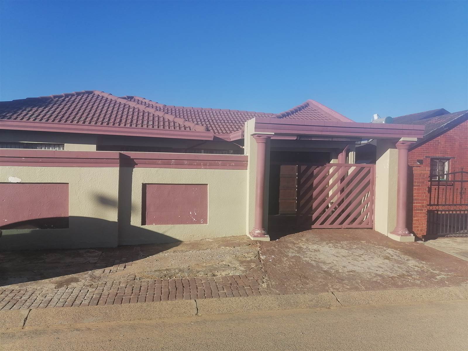 5 Bed House in Rabie Ridge photo number 1