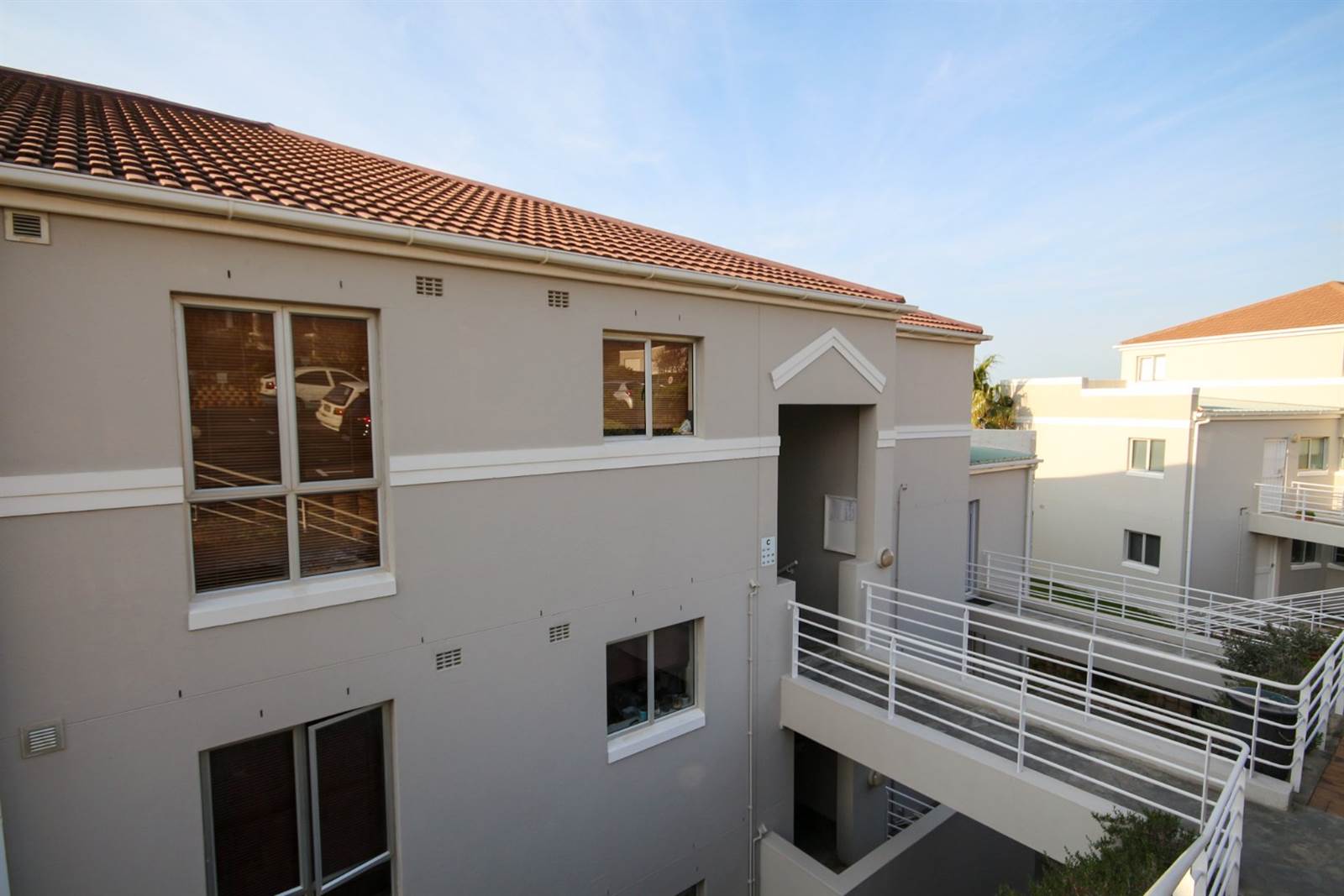 2 Bed Apartment in Vredehoek photo number 15