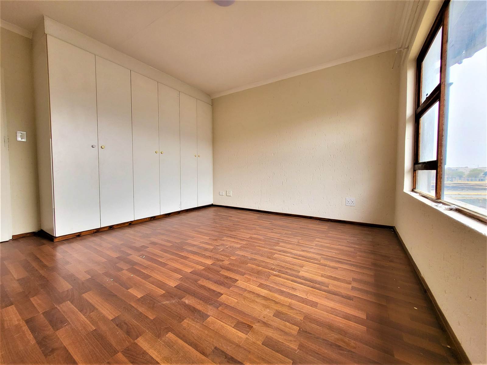 2 Bed Apartment in Eveleigh photo number 6