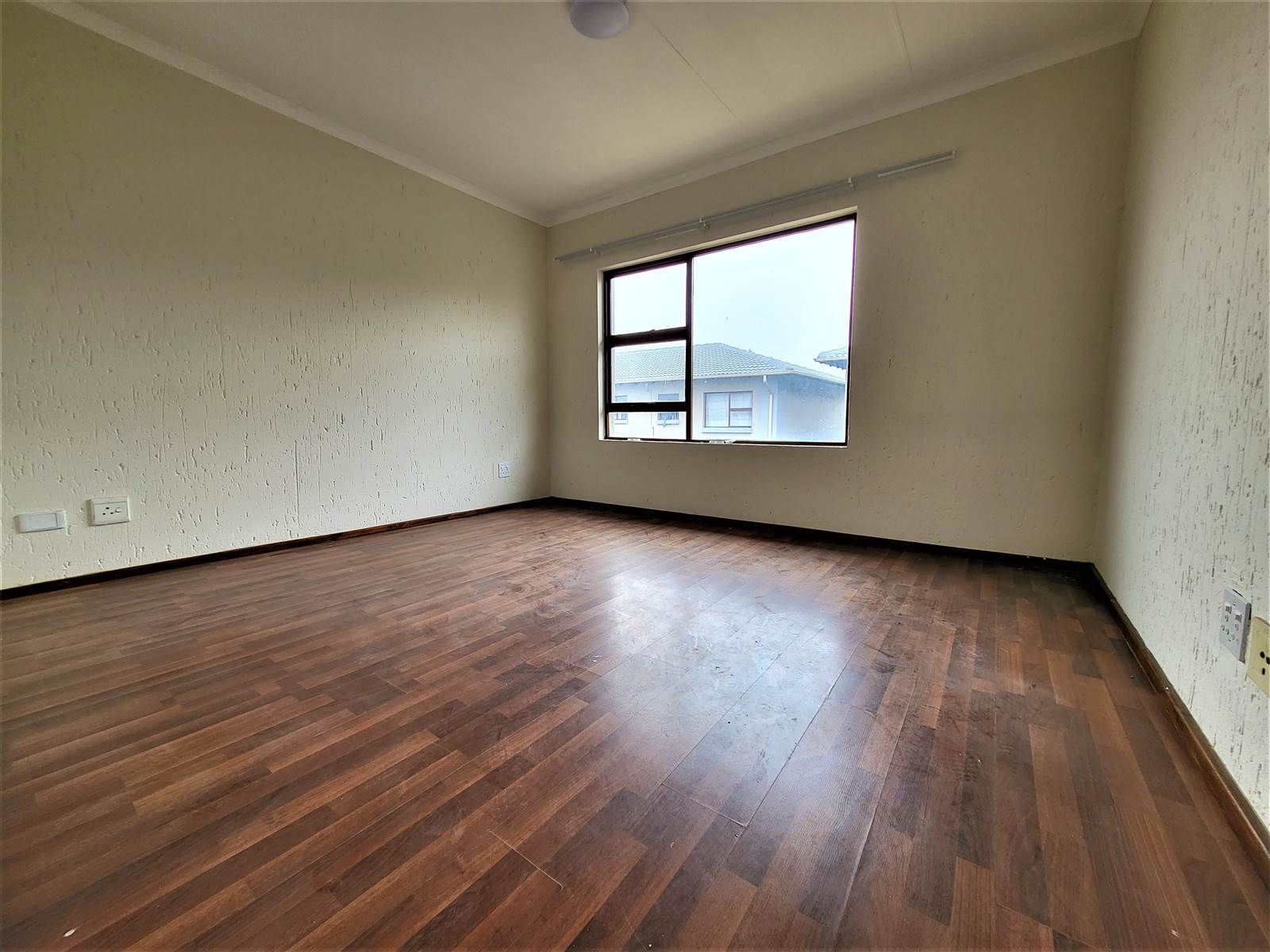 2 Bed Apartment in Eveleigh photo number 7