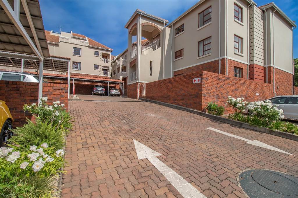 3 Bed Apartment in Rivonia photo number 17