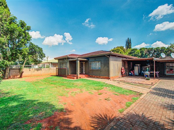 4 Bed House in Kempton Park Ext 2