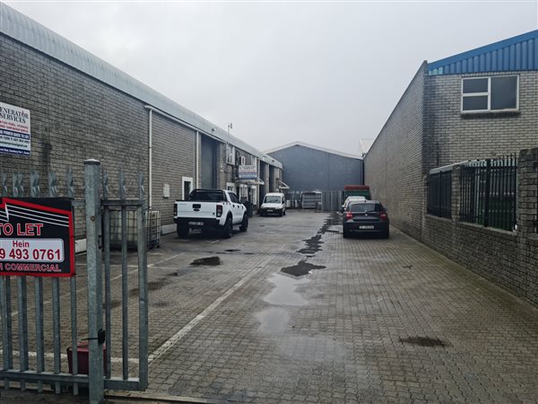 235  m² Industrial space