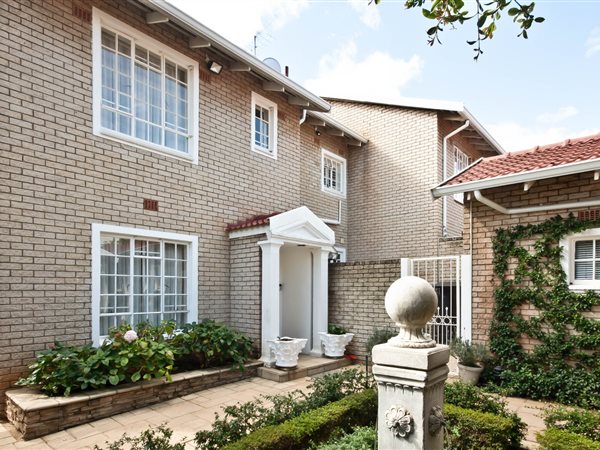 3 Bed Townhouse in Hyde Park