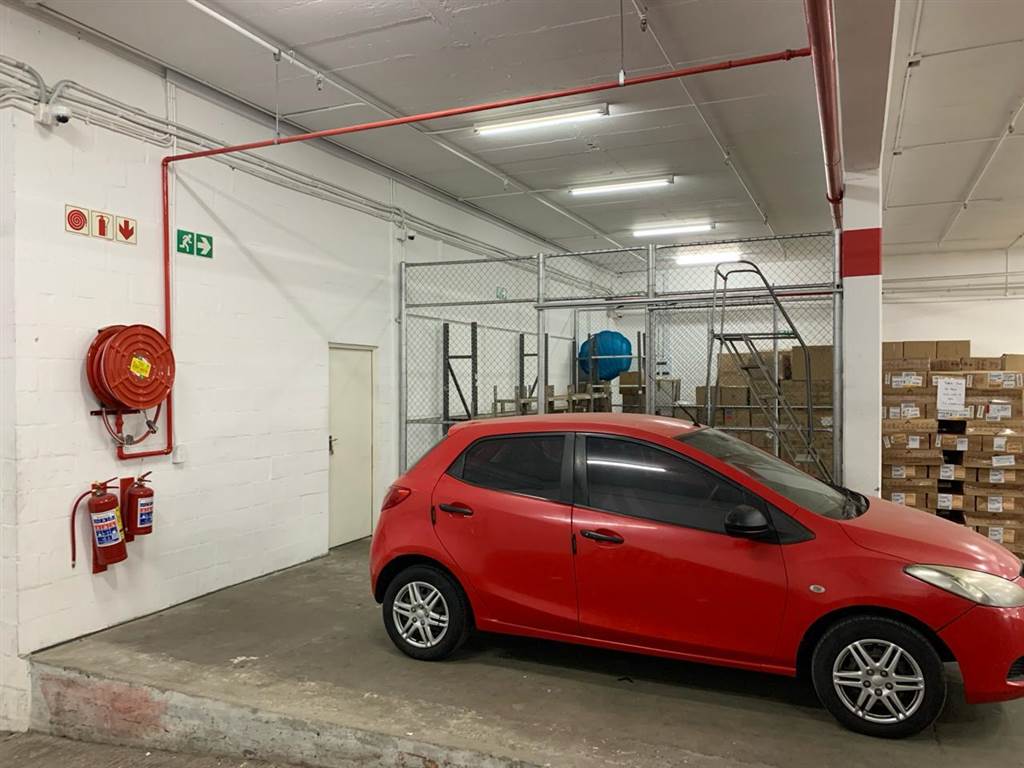 850  m² Industrial space in Paarden Eiland photo number 14