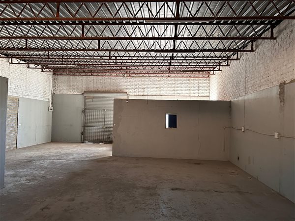 150  m² Industrial space