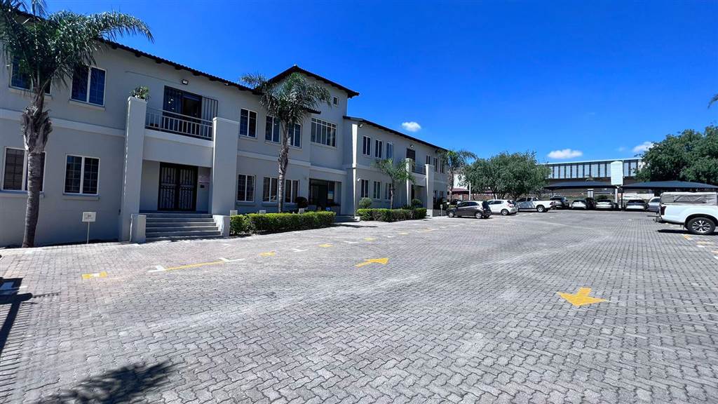168  m² Commercial space in Ruimsig photo number 3