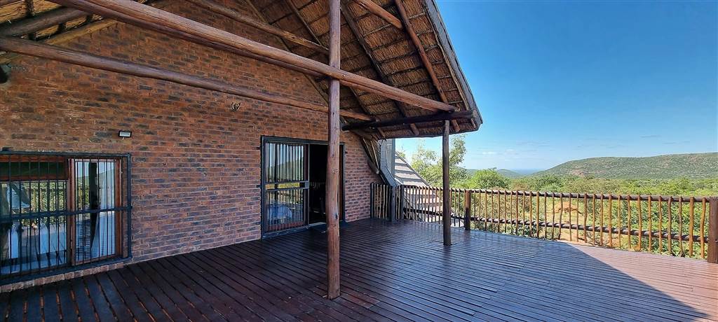 5 Bed House in Mabalingwe Nature Reserve photo number 8