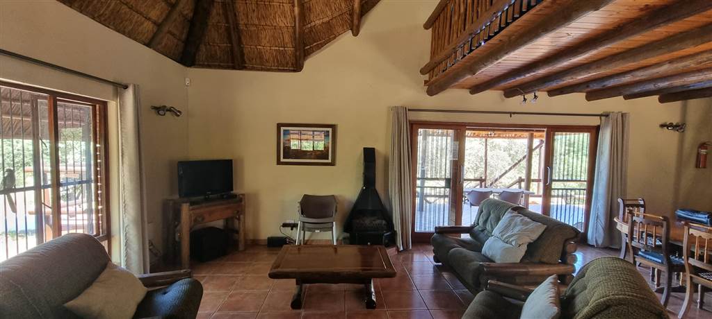 5 Bed House in Mabalingwe Nature Reserve photo number 18