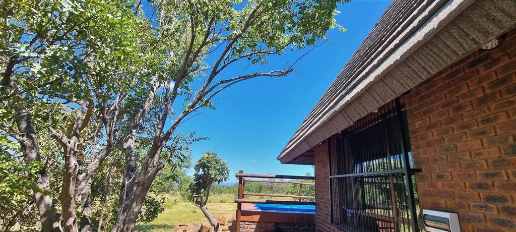 5 Bed House in Mabalingwe Nature Reserve photo number 7