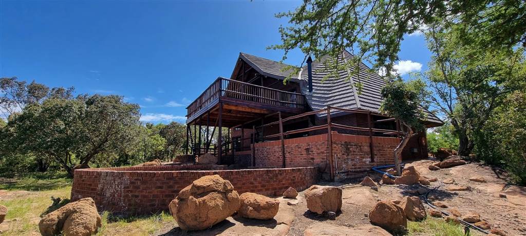 5 Bed House in Mabalingwe Nature Reserve photo number 1