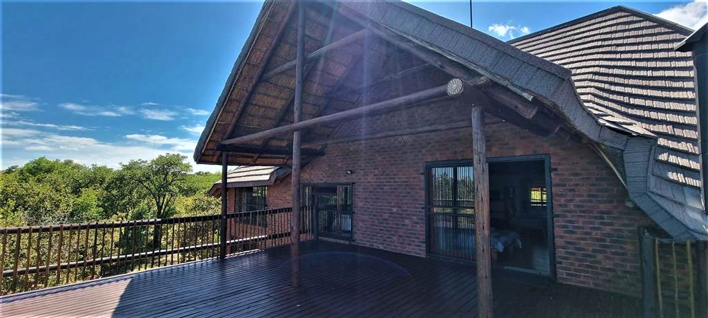 5 Bed House in Mabalingwe Nature Reserve photo number 10