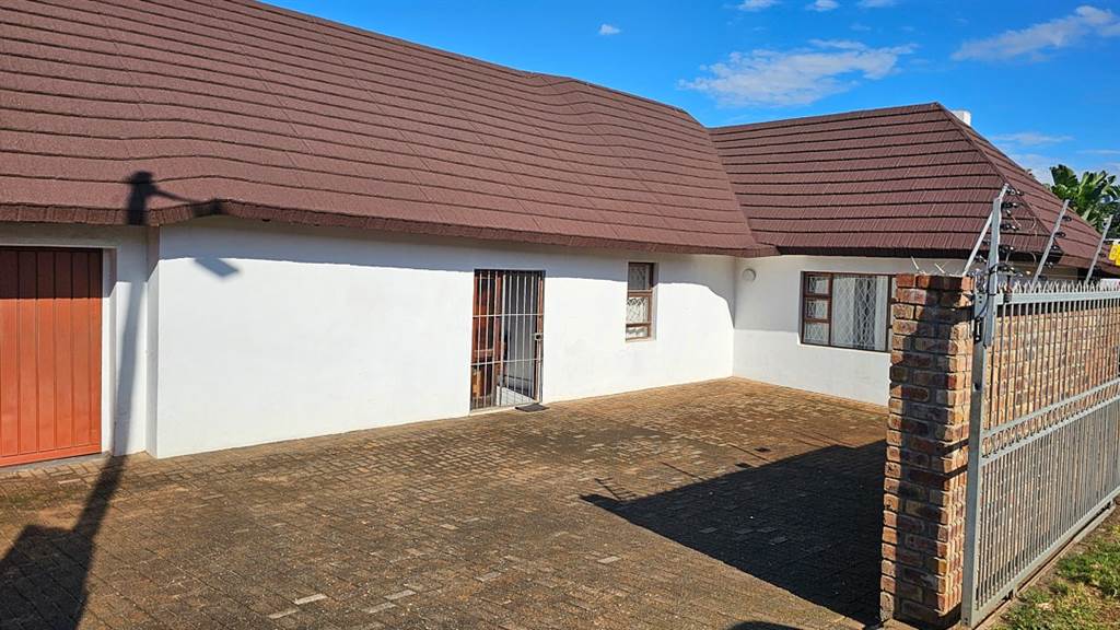 4 Bed House in Manaba photo number 23