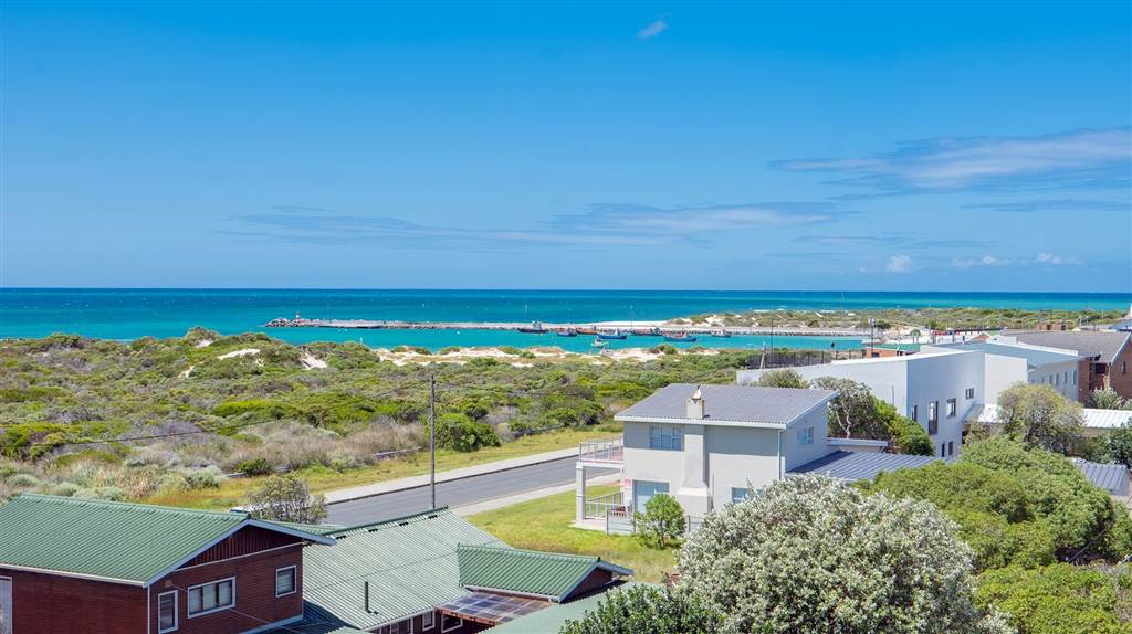 7 Bed House in Struisbaai photo number 3