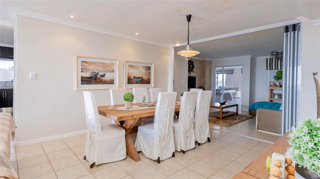 7 Bed House in Struisbaai photo number 19
